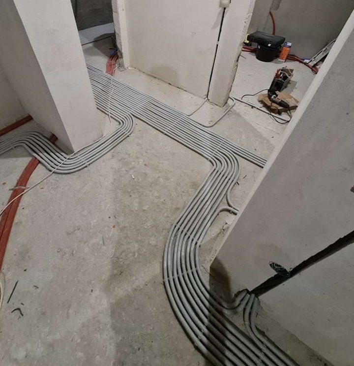 Прокладка электропроводки в полу